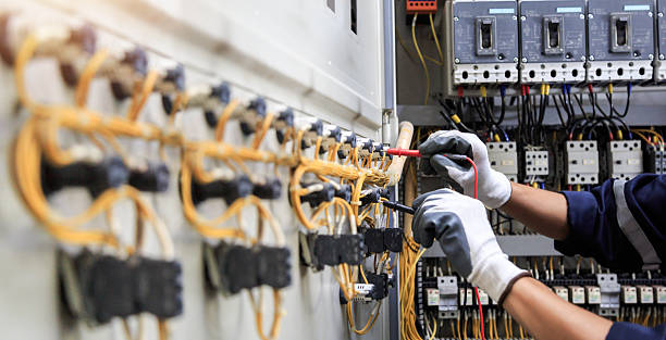 Professional Electrician technician working in Airport, CA